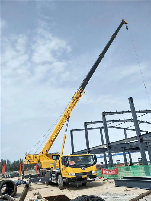 湛河区超高层建筑钢结构吊装案例